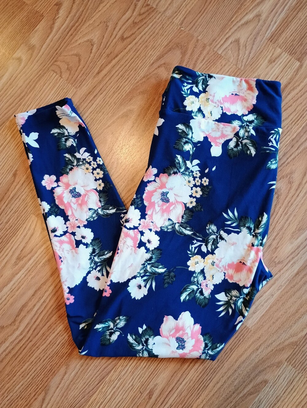 LuLaRoe Blue Multi Color Floral Buttery Soft Leggings Tall And Curvy TC - Picture 2 of 4